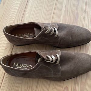 Doucal’s Mens Size 40/8M brown suede shoes